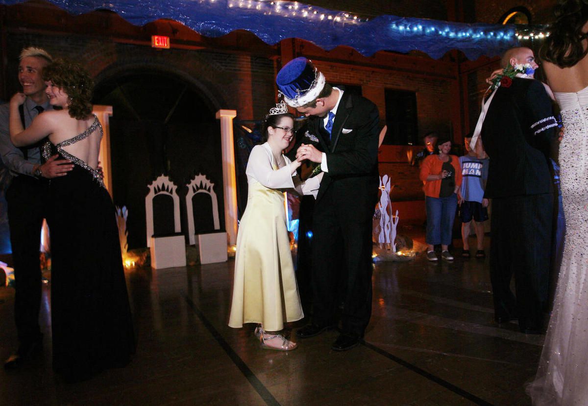 WEDDING: Amelia Ann Ray and Douglas Edward Ferguson | Northwest Arkansas  Democrat-Gazette, image size:1200x830