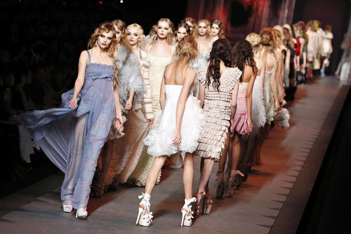 Fashionistas lament end of Galliano's Dior – Deseret News