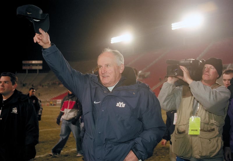 FTB 2312 O-16
BYU at Utah. Coach LaVell Edwards last game.
Nov 24, 2000
Box: in office
Photo by: Mark Philbrick/BYU
Copyright BYU PHOTO 2008
All Rights Reserved
801-422-7322
photo@byu.edu