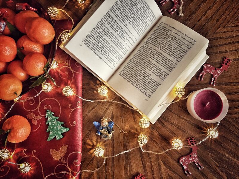 Here are 10 Christmas gift ideas for your favorite bookworm.
