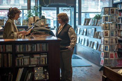 Dolly Wells as Anna and Melissa McCarthy as Lee Israel in “Can You Ever Forgive Me?"