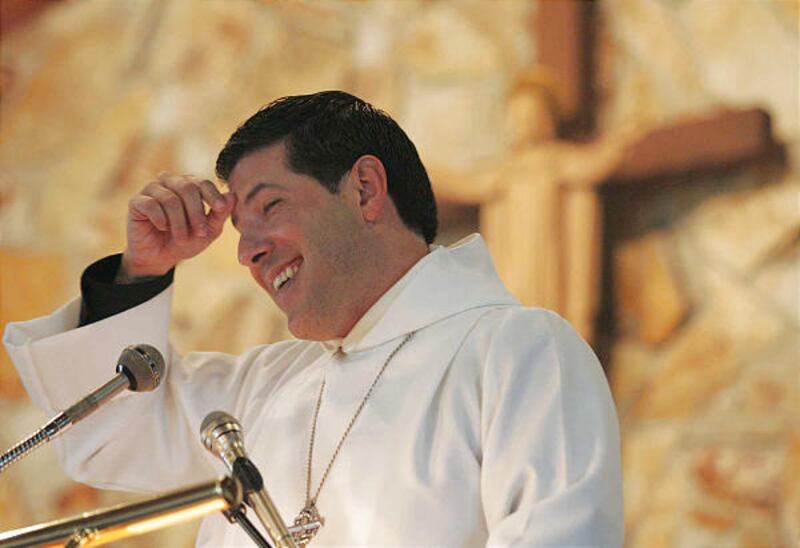 The Rev. Alberto Cutie cracks a joke in his first sermon since leaving the Catholic Church.