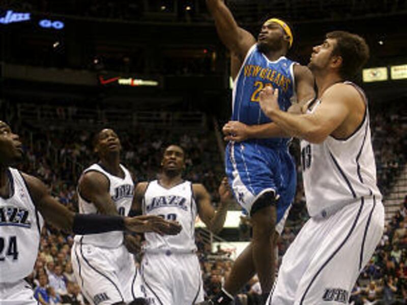 Former Jazz player Devin Brown scores two of his career-high 30-points in Monday's 91-87 victory over Utah.