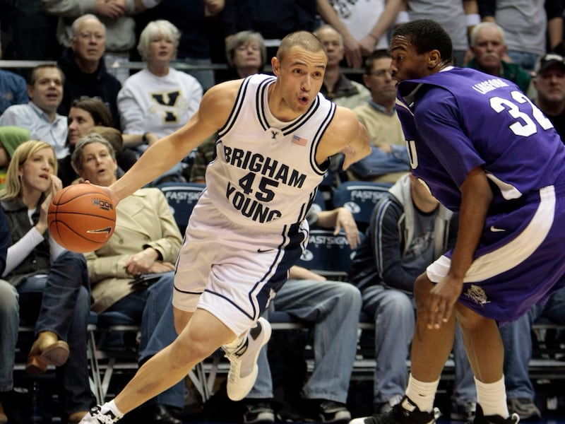 Former BYU player Jonathan Tavernari shared on Twitter how a chance encounter with two NFL coaches led to an offer to try out as tight end with the team.