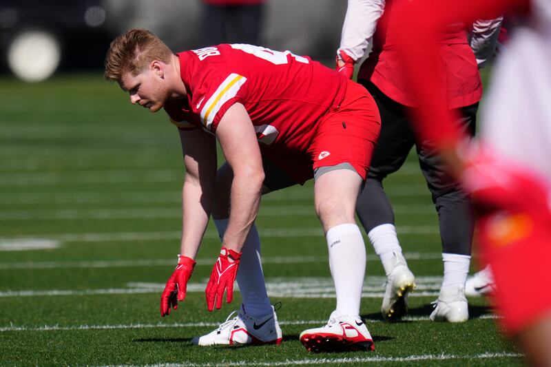 Kansas City Chiefs tight end Matt Bushman, who is on the Chiefs’ practice practice squad, is tasked with imitating Philadelphia Eagles tight end Dallas Goedert in practice.