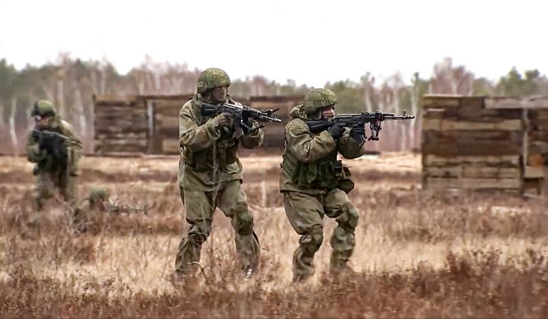 Soldiers practice at the Obuz-Lesnovsky training ground in Belarus.
