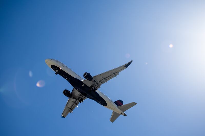 A SkyWest Embraer ERJ-175 jet approaches Salt Lake City International Airport on Saturday, Sept. 24, 2022.