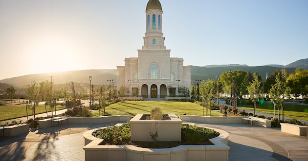 Church of Jesus Christ opens doors to the Ephraim Utah Temple