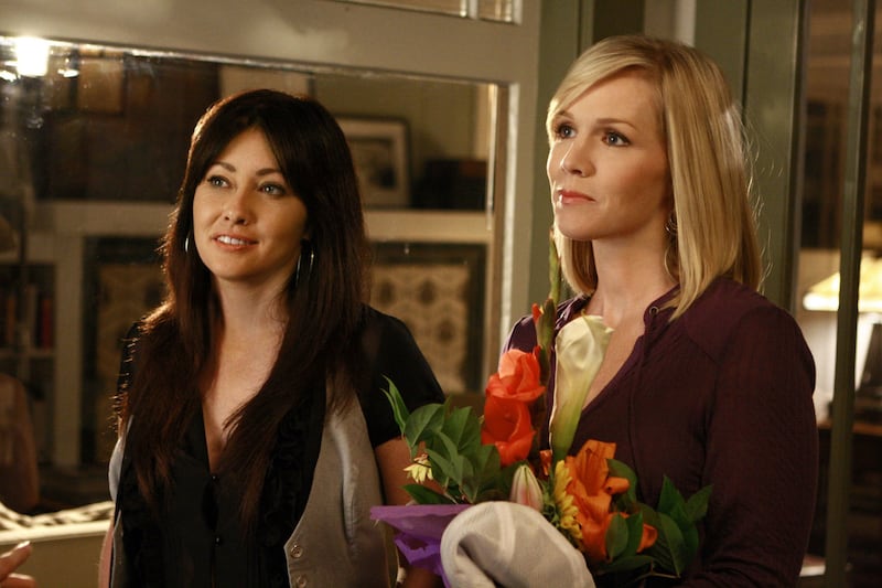 Shannen Doherty as Brenda and Jennie Garth as Kelly in the "90210" reboot.