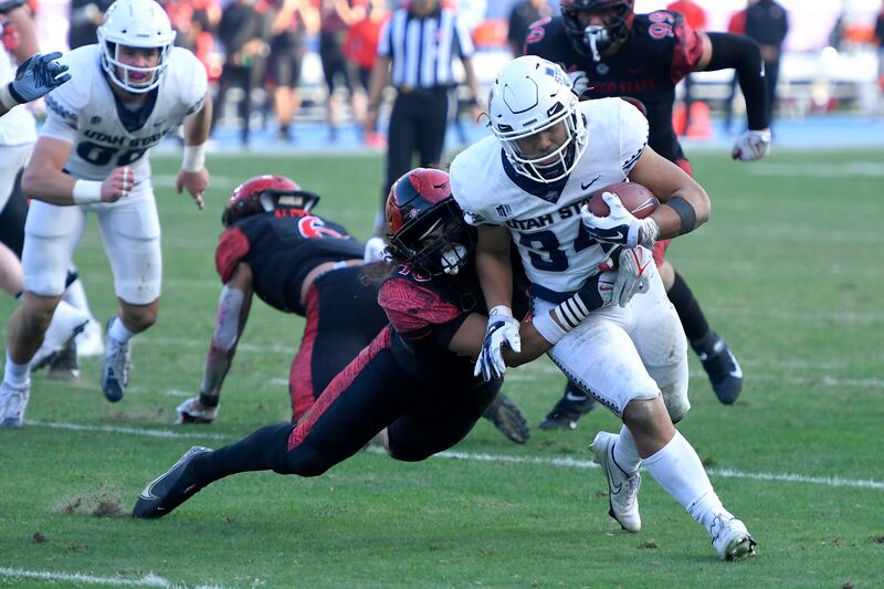 Utah State running back Elelyon Noa is reportedly entering the NCAA transfer portal.