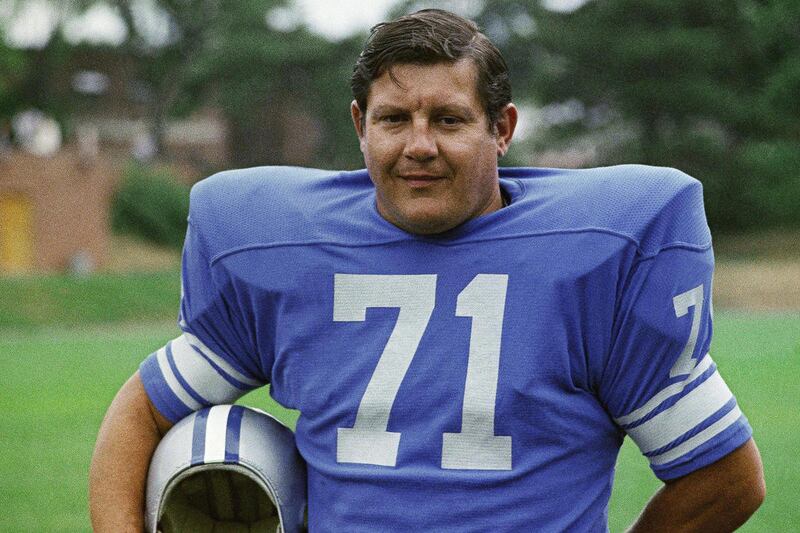 FILE - This 1971 file photo shows Detroit Lions' Alex Karras. The Detroit Free Press and Detroit News reported Monday, Oct. 8, 2012, that the former All-Pro defensive lineman and actor has kidney failure and has been given only a few days to live. Lions p