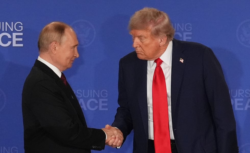 Utah Senator Joins Bipartisan Group Questioning Putin’s G20 Invitation Amid Geopolitical Concerns