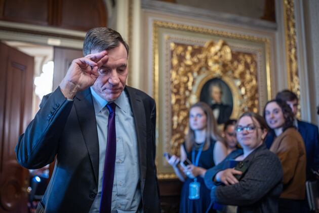 Senate Works Weekend as Government Shutdown Enters Seventh Week