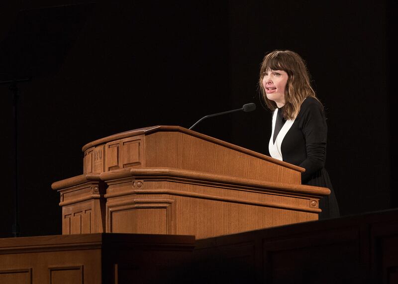 Stephanie Nielson speaks at BYU-Idaho.