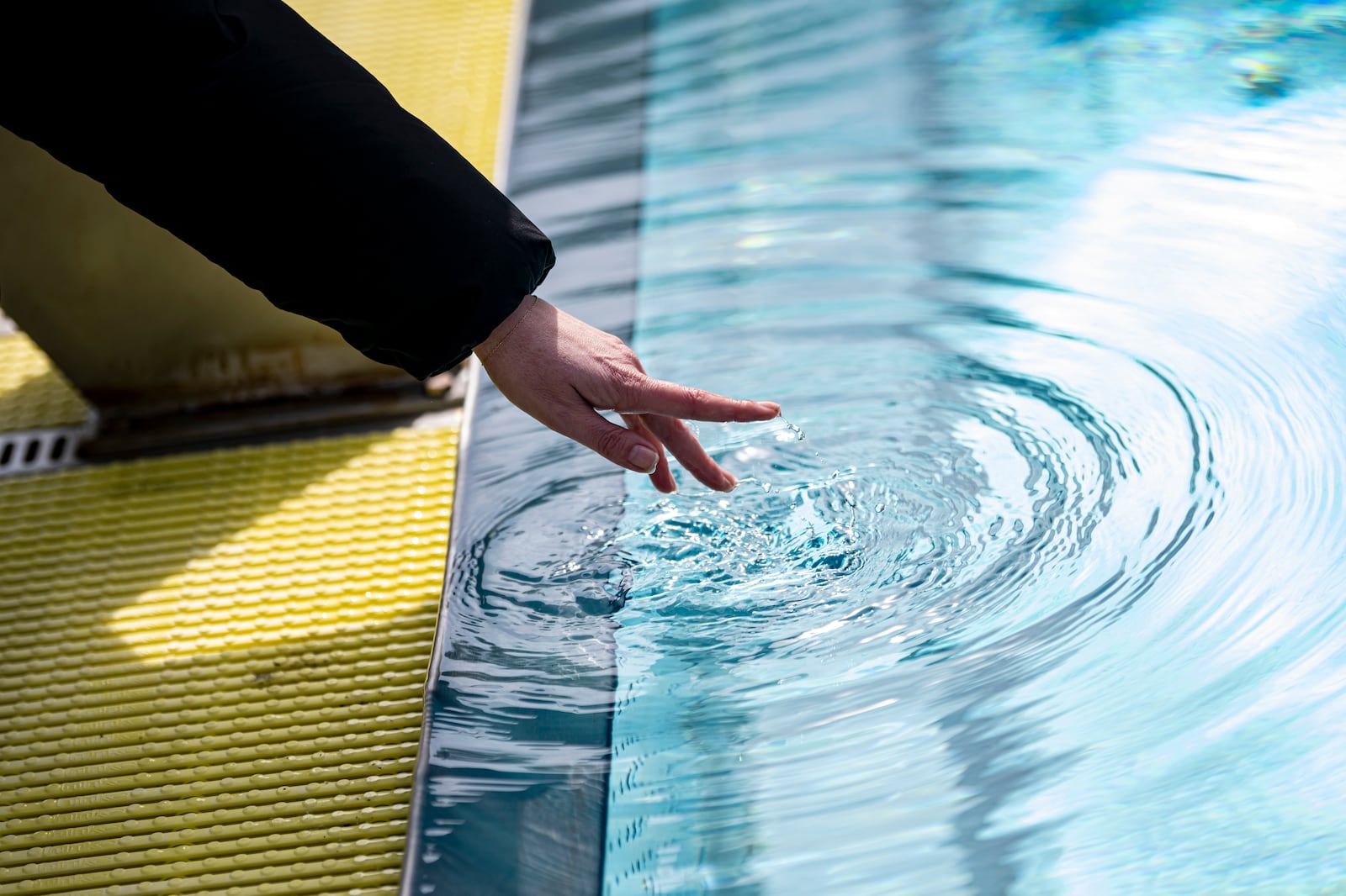 Why do our fingers wrinkle when immersed in water? – Deseret News