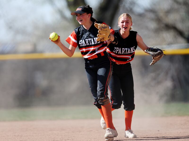 Murray’s Tylee Sundquist and Lauren Harrison , wearing blue, celebrate
