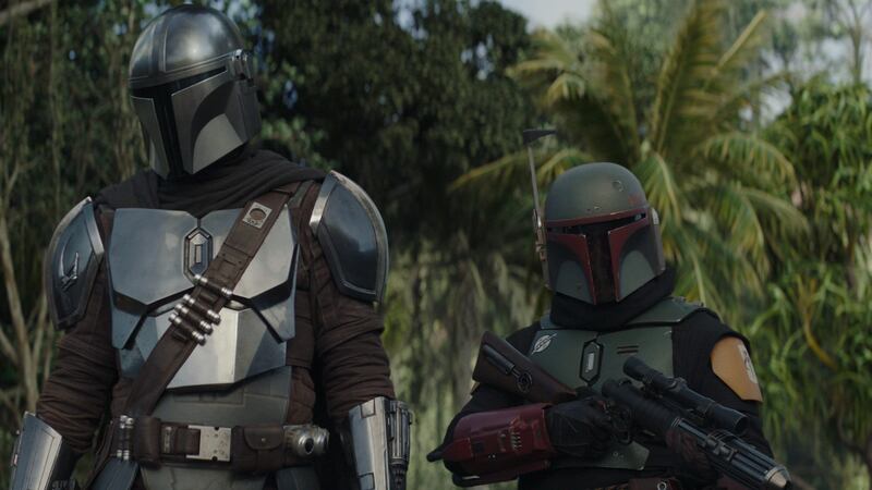 The Mandalorian and Boba Fett in “The Mandalorian.”