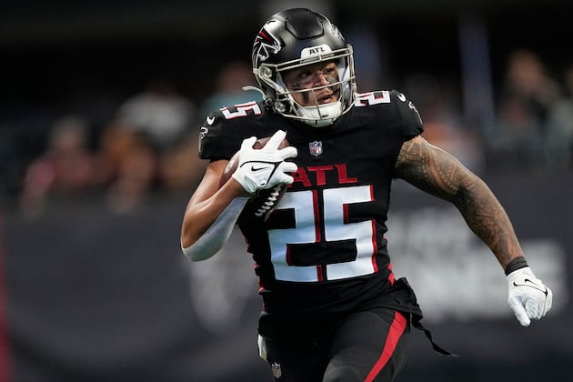 Former BYU star Tyler Allgeier reportedly signs with Arizona Cardinals