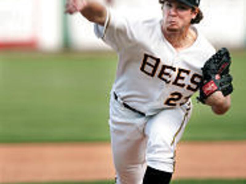Bees hurler Dustin Moseley delivers a pitch during a complete-game victory Thursday against Albuquerque.