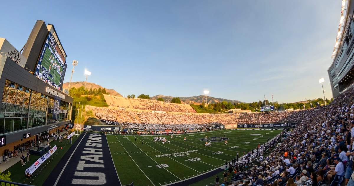 Mendenhall not concerned with low home attendance