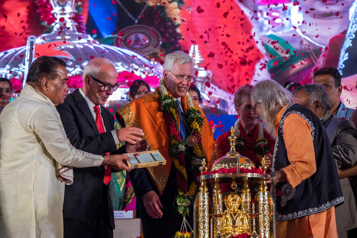 Elder D. Todd Christofferson, Member of the Quorum of Twelve Apostles, The Church of Jesus Christ of Latter Day Saints - Mormon Community, Utah, receives the Philosopher Saint Shri Dnyaneshwara World Peace Prize-2017, during an award ceremony at the MIT W