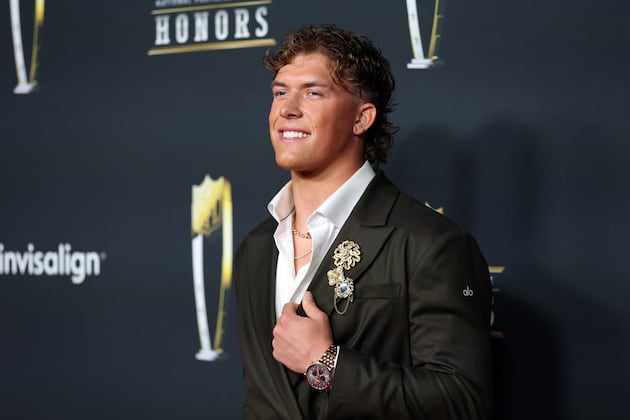 How Jaxson Dart is making a Navy veteran’s football dream come true