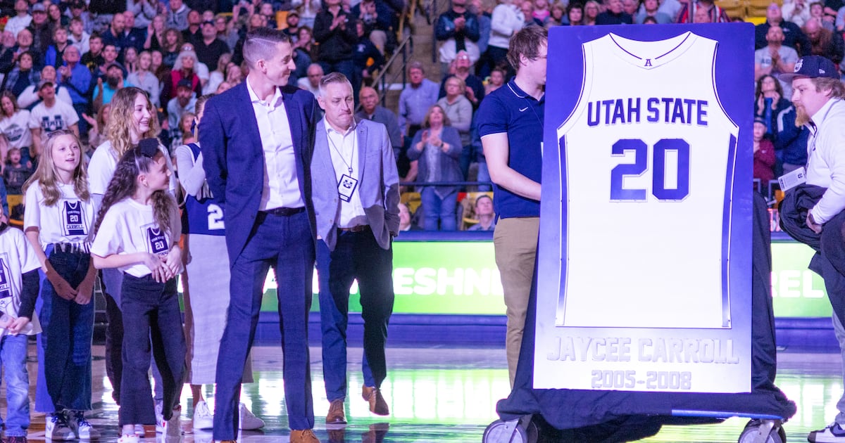 Utah State pays tribute to Aggie legend Jaycee Carroll
