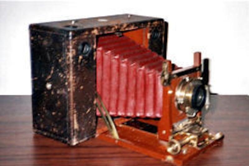 A picture might be worth a thousand words, but 20th century cameras such as this one are seldom worth a great deal of money.