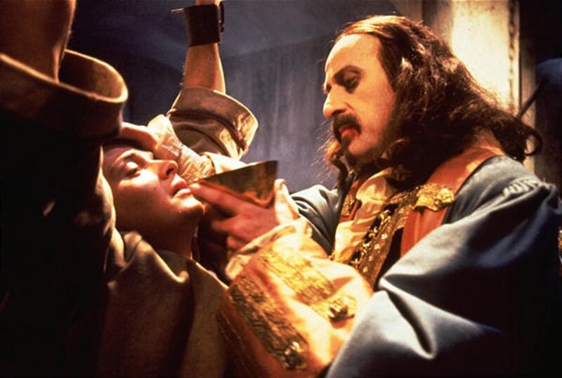 Indy (Sean Patrick Flanery) and General Targo (Bob Peck) in an episode of "Young Indiana."