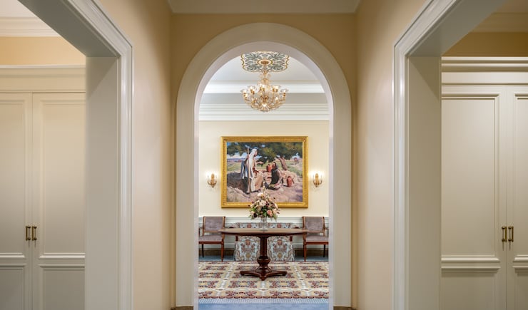 A hallway in the Deseret Peak Utah Temple.