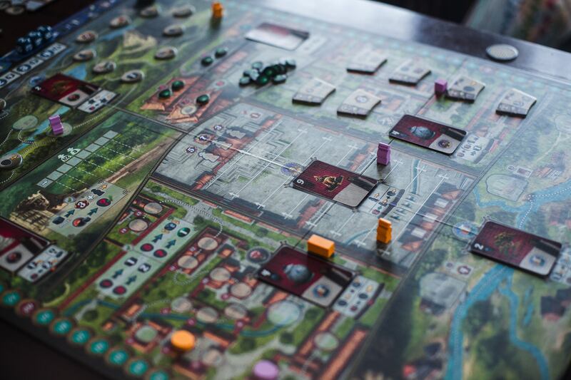 In "Gùgōng," players compete to exploit a corrupt gift-giving system in order to gain favor for an audience with the emperor.