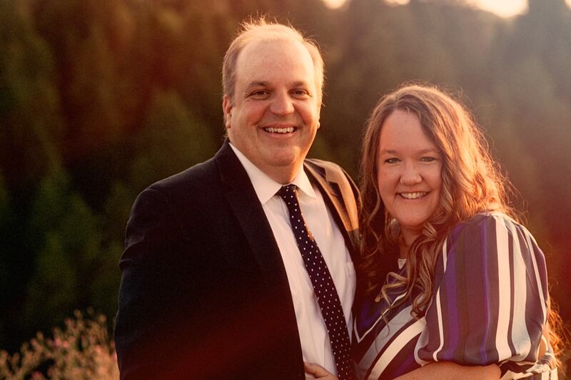 A feature photograph of BYU-Idaho English professors Eric and Sarah Hafen d’Evegnée.