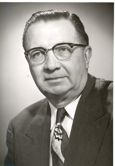 Lester F. Hewlett served as president of the Tabernacle Choir from 1938 to 1962.