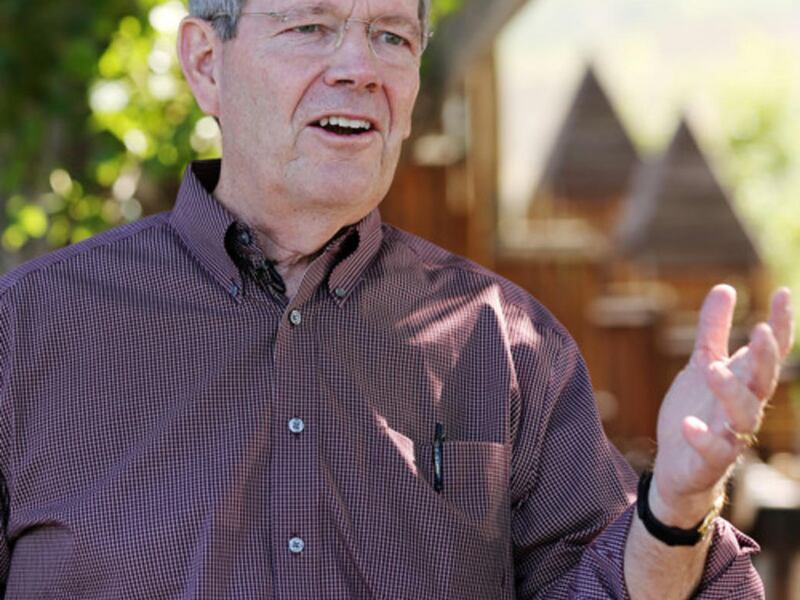 Former Gov. Mike Leavitt
