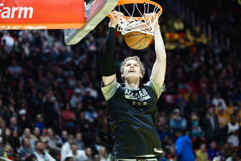 Utah Jazz forward Lauri Markkanen dunks the ball