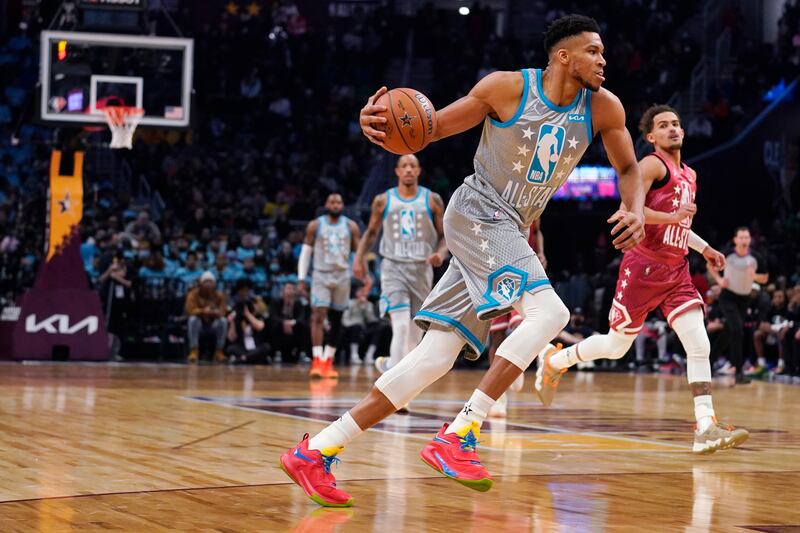 Milwaukee Bucks’ Giannis Antetokounmpo drives to the basket