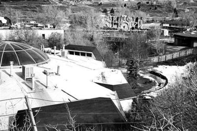 An exterior photo shows Hogle Zoo in 1980.