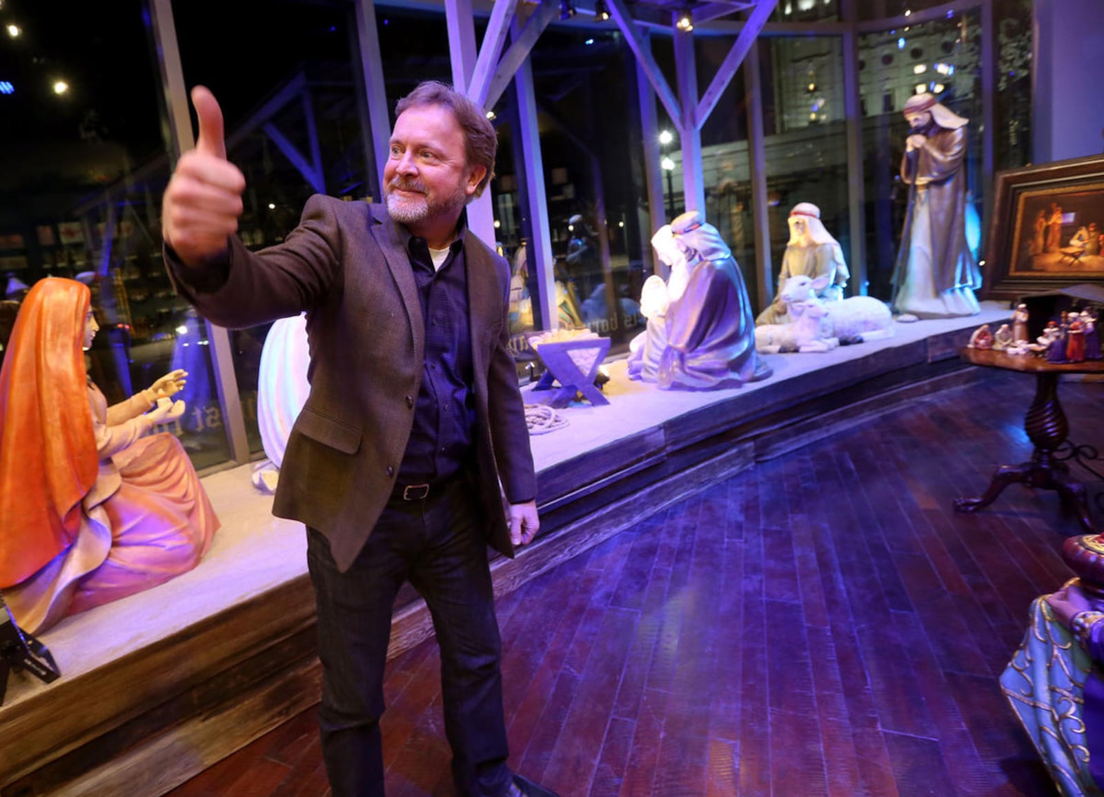 Deseret Book flagship store unveils Christmas window display Deseret News