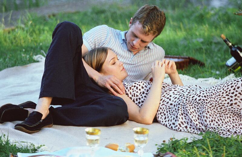 Julia Stiles as Paige and Luke Mably as Eddie in “The Prince & Me.”