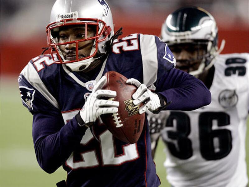 New England Patriots cornerback Asante Samuel returned an interception for a touchdown against Philadelphia last season. On Friday, Samuel signed a six-year, $57 million deal with the Eagles.