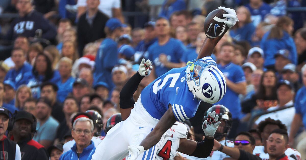How BYU fans reacted to Darius Lassiter s 1 handed catch vs Texas Tech How BYU fans reacted to Darius Lassiter s 1 handed catch vs Texas Tech