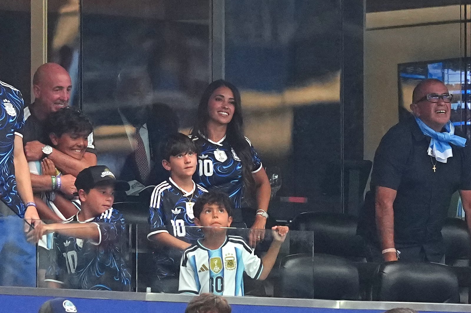 Lionel Messi Family Man And Believer Deseret News lionel-messi-family-man-and-believer-deseret-news