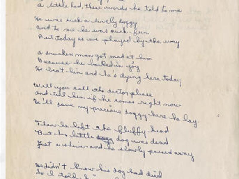 The first page of a poem, penned by Bob Dylans as a teenager about a little dog who met a tragic end.