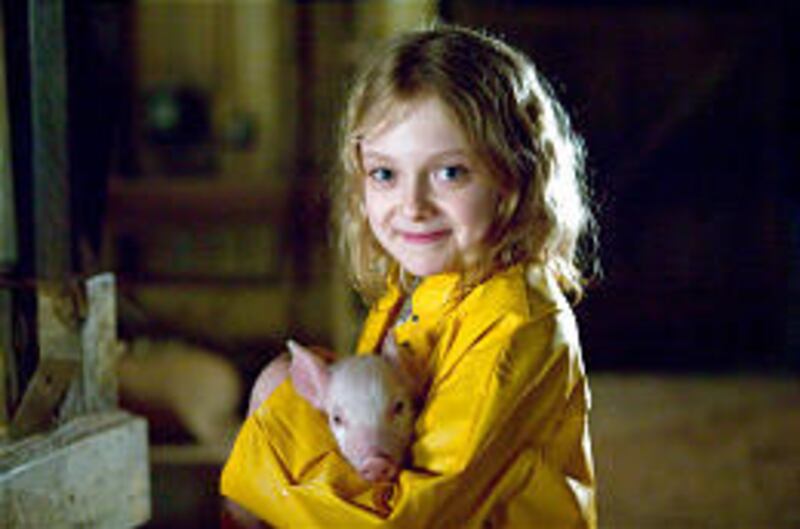 Dakota Fanning with Wilbur.