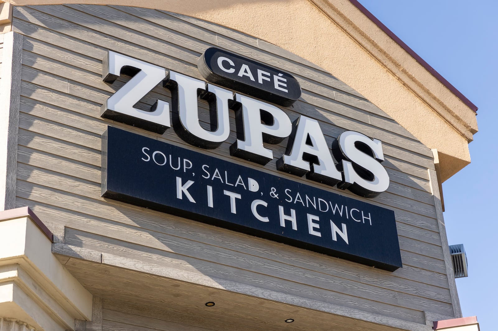 Café Zupas Avocado Caesar Salad and other summer fast-food salads ...