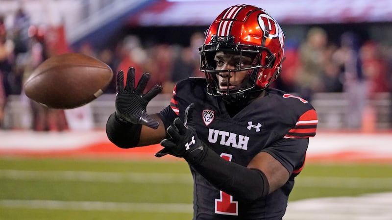 Utah cornerback Clark Phillips III (1) warms up before the Utes’ game against Stanford.