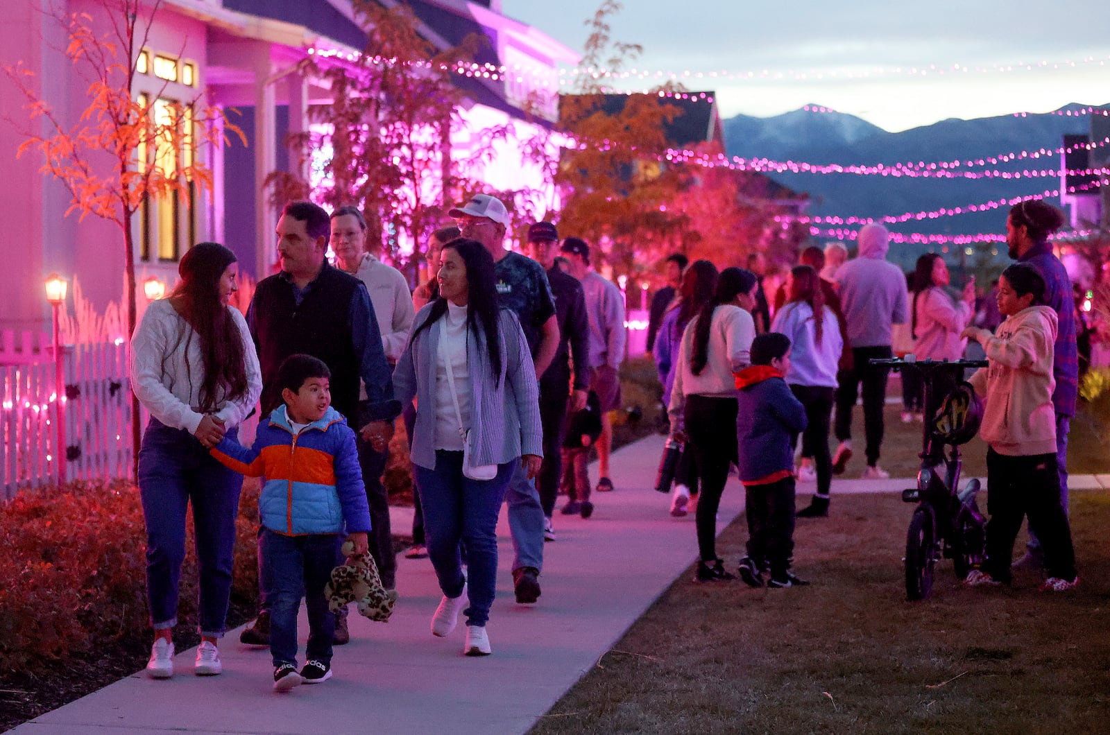 Utah Barbie ‘Barbie’-themed Utah neighborhood goes viral: See our photos – Deseret News