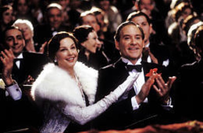 Ashley Judd and Kevin Kline star as Linda Lee and Cole Porter in "De-Lovely," a musical biography.