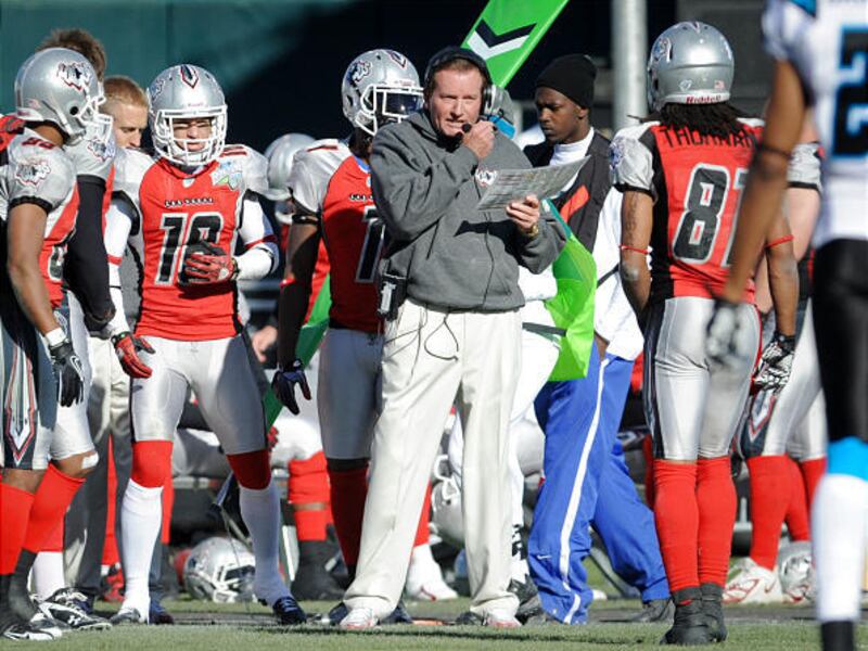 Las Vegas head coach Jim Fassel, center, calls plays from the sideline during the UFL championship game against Florida last weekend in Omaha, Neb. Las Vegas won 23-20.