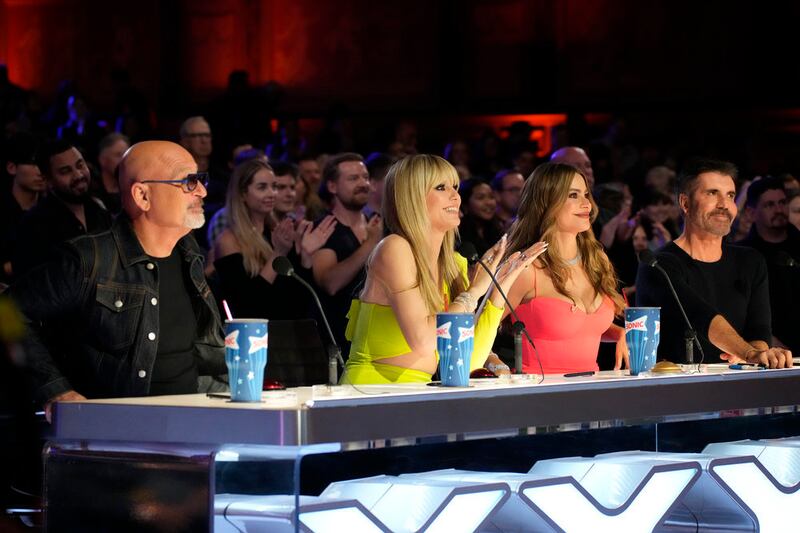 Howie Mandel, Heidi Klum, Sofia Vergara and Simon Cowell on “America’s Got Talent.”